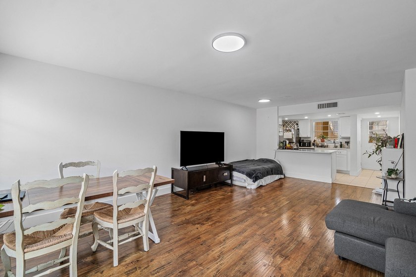 Beautifully renovated 2-bedroom, 2-bath end-unit condo in the - photo 7