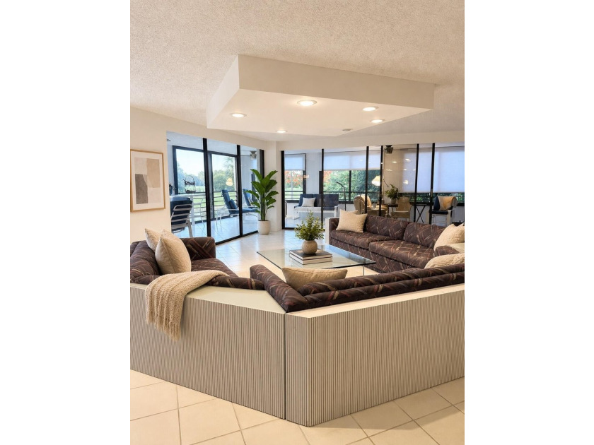Spacious, beautifully maintained 2nd floor condo in Boca Pointe - photo 3