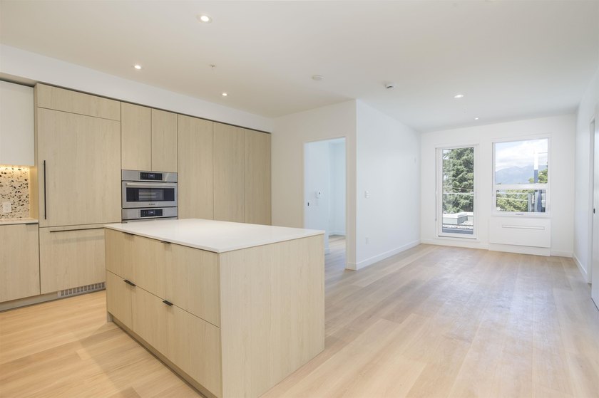 Occupying the coveted NW corner of The Saint George by Reliance - photo 2