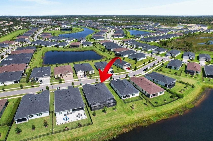 Discover the lakefront lifestyle you've been dreaming of in - photo 12