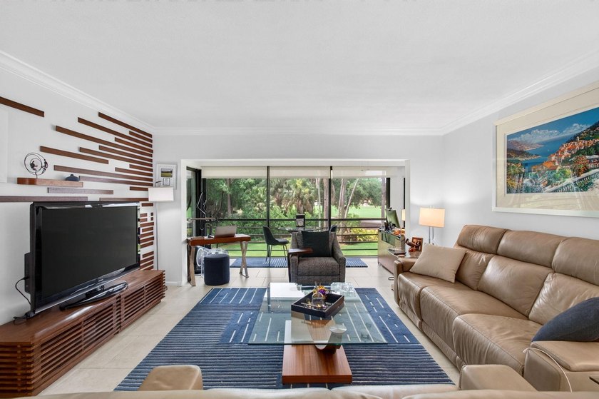 Fantastic location for the golfer(s) in the family - just steps - photo 4