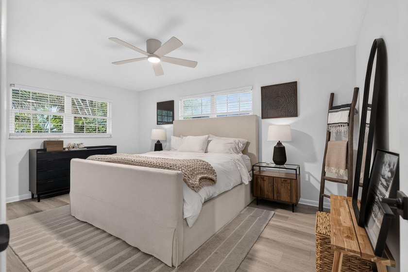 Welcome to this beautifully updated 3-bedroom, 2-bathroom - photo 8