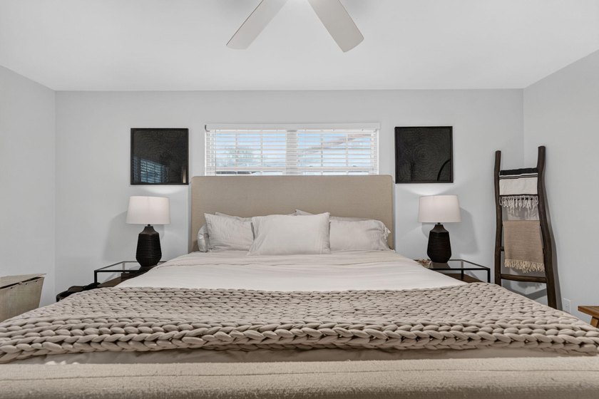 Welcome to this beautifully updated 3-bedroom, 2-bathroom - photo 9