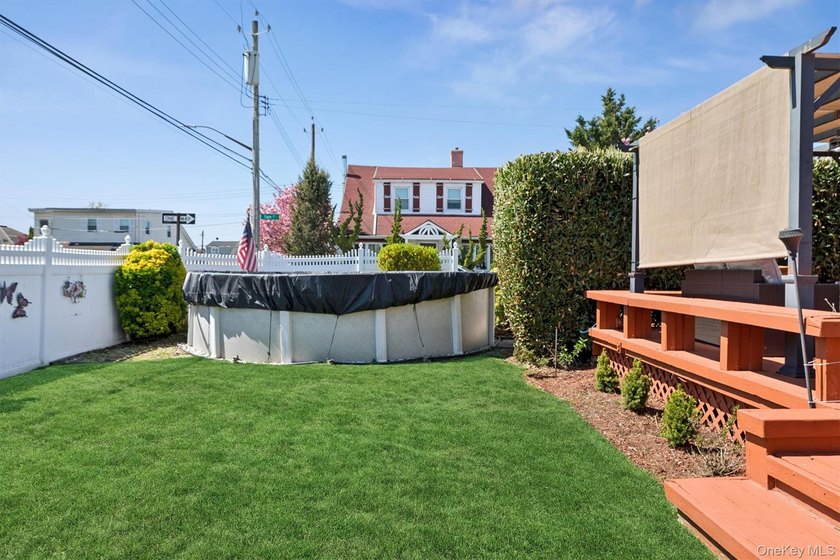 Welcome to 28 Fane Court: A Special Brooklyn Home Tucked away in - photo 17