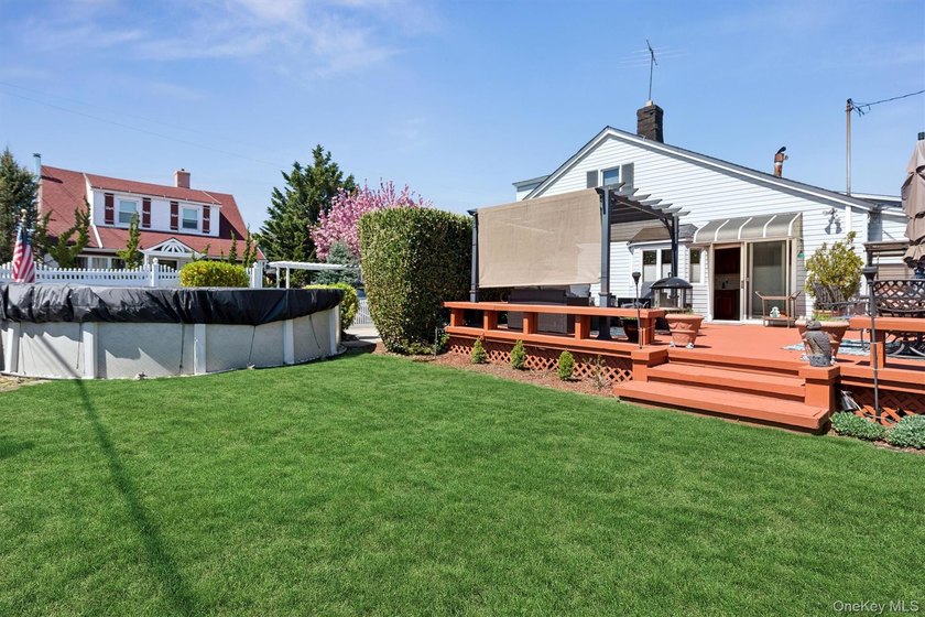 Welcome to 28 Fane Court: A Special Brooklyn Home Tucked away in - photo 18