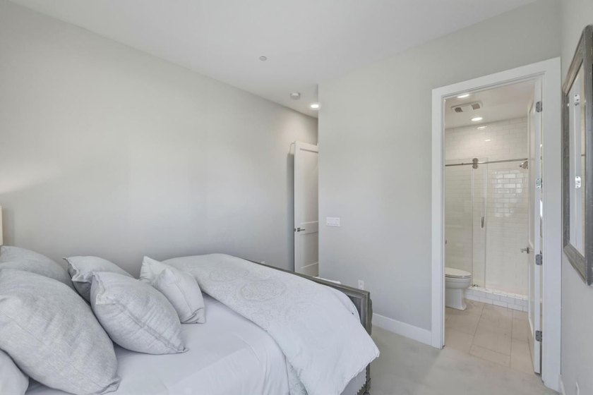 Experience elevated contemporary living in this stunning Victory - photo 19