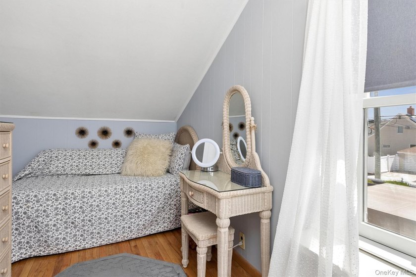 Welcome to 28 Fane Court: A Special Brooklyn Home Tucked away in - photo 22