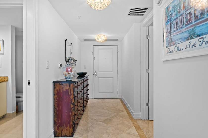 Bright 10th-floor NW corner residence at The Symphony with 2 - photo 3