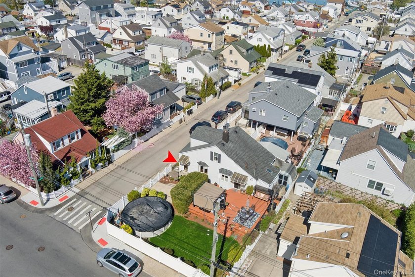 Welcome to 28 Fane Court: A Special Brooklyn Home Tucked away in - photo 29