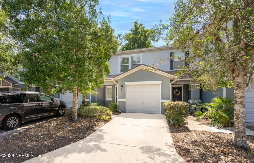 Discover low-maintenance living in this well-maintained - photo 4