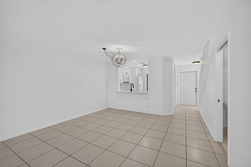 Welcome to this beautifully updated 3-bedroom, 2.5-bath 2 story - photo 14