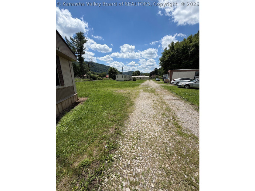 Explore the possibilities with this investment property offering - photo 17