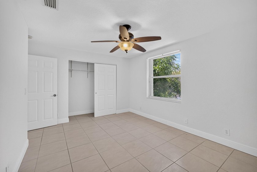 Welcome to this beautifully updated 3-bedroom, 2.5-bath 2 story - photo 17