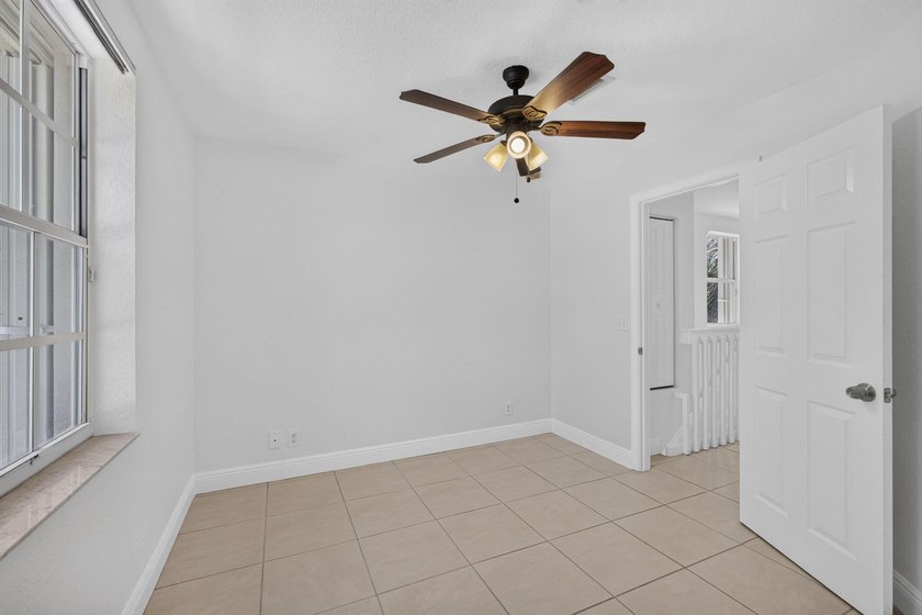 Welcome to this beautifully updated 3-bedroom, 2.5-bath 2 story - photo 24