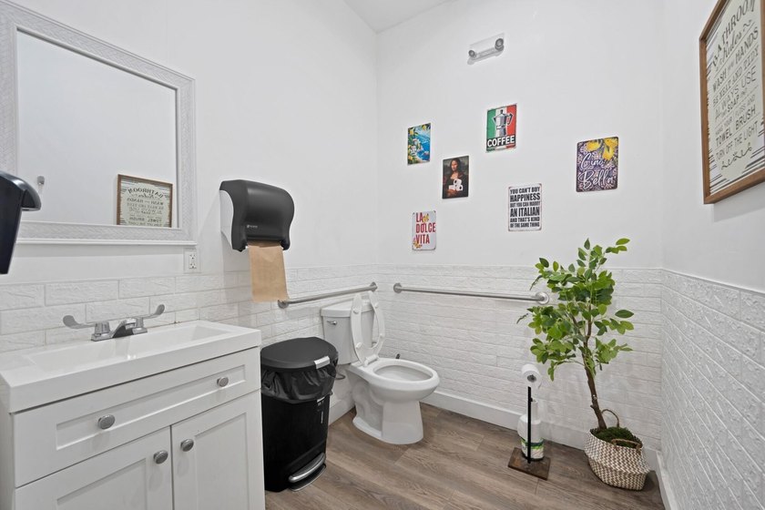 Established Italian Restaurant Opportunity in Miami. Unlock the - photo 25