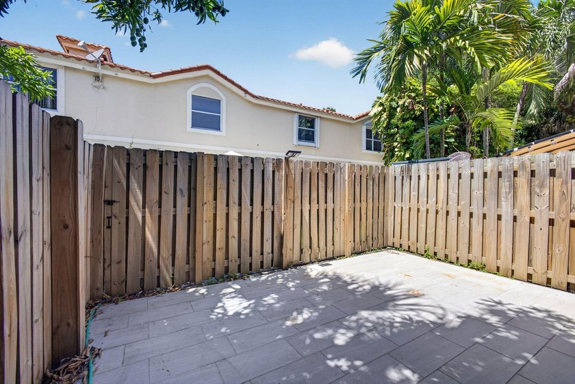 Welcome to this beautifully updated 3-bedroom, 2.5-bath 2 story - photo 29