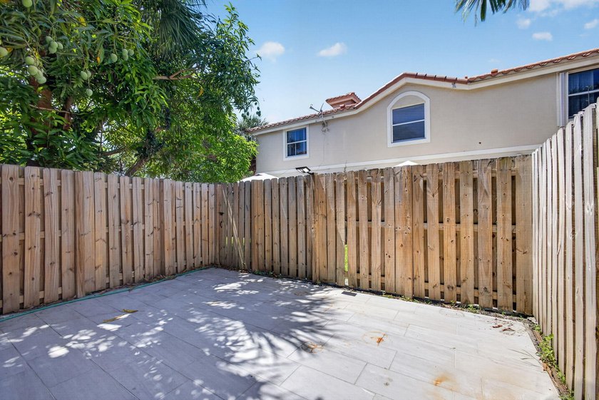 Welcome to this beautifully updated 3-bedroom, 2.5-bath 2 story - photo 30