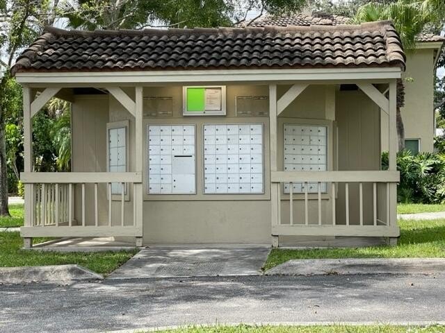 Welcome to this beautifully updated 3-bedroom, 2.5-bath 2 story - photo 34