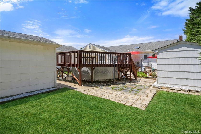 WELCOME TO YOUR NEXT HOME! SOLID BUILT 1957 HARDWOOD FLOORS - photo 38
