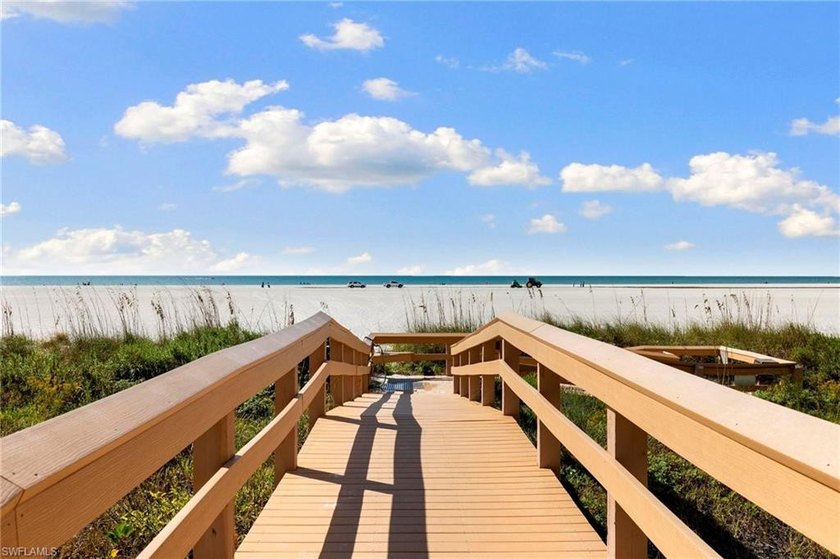 Wake up to the soothing sound of the Gulf and embrace the - photo 30