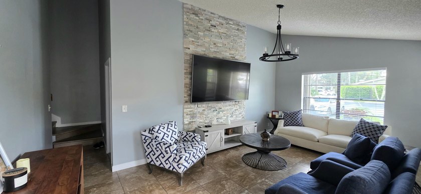 Welcome home to this beautifully upgraded 3 bedroom, 2 - photo 3