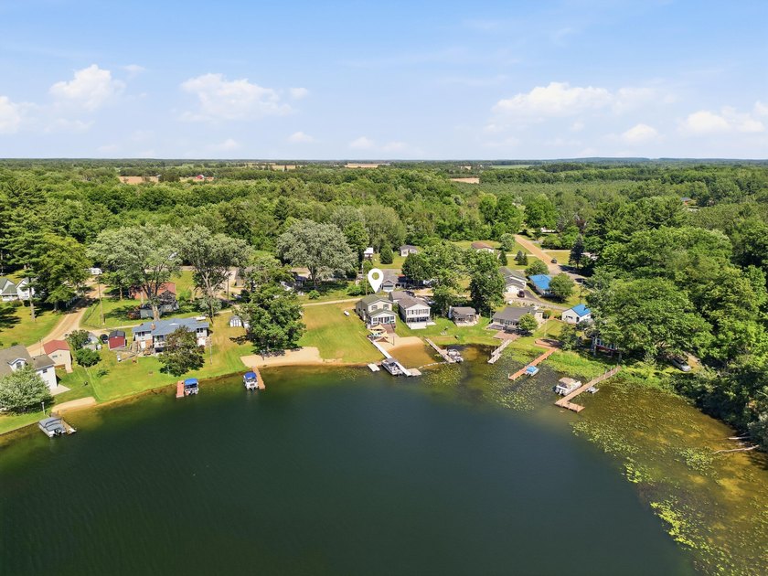 Highly desirable Lake Montcalm waterfront! Offering a turn-key - photo 36