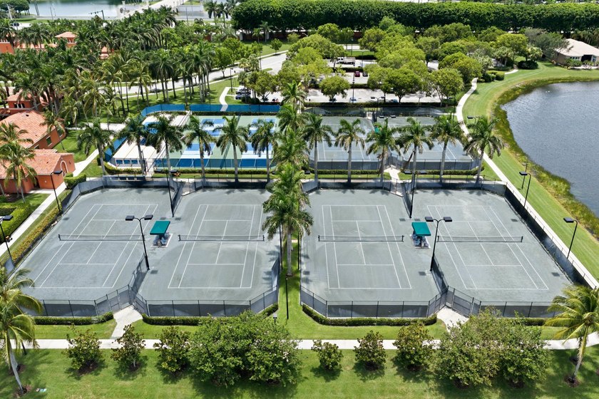 Nestled in the highly sought-after 55+ community of Buena Vida - photo 40