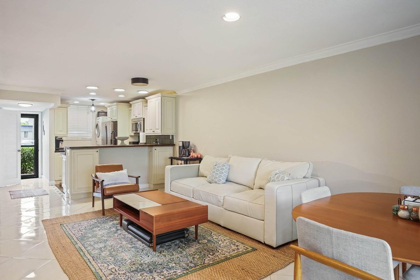 Priced to sell! This well-maintained 2-bedroom, 2-bathroom condo - photo 9