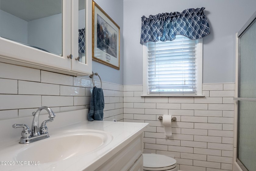 Welcome home to this well-cared for ranch in Lake Riviera - photo 13