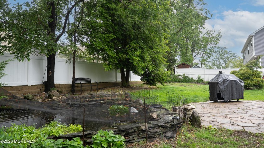 Welcome home to this well-cared for ranch in Lake Riviera - photo 39