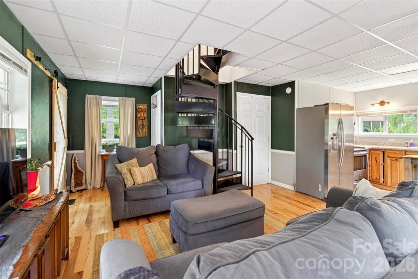 Creekside Mountain Retreat with Views, Dual Decks &amp; Flexible - photo 32