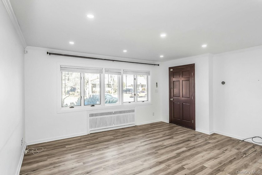 Welcome to your elegant and spacious remodeled, 6+ bedroom, 5 - photo 8