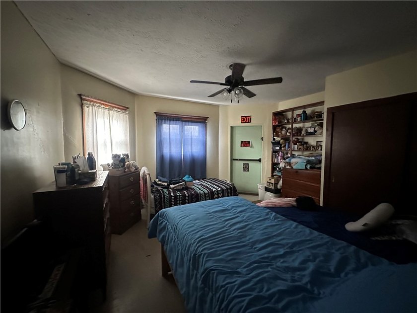 Well maintained, well established, and profitable personal care - photo 22