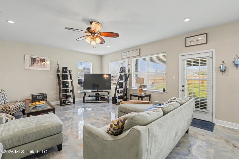 Welcome to this elegant pristine 3,400 sq. ft. two-story home - photo 5