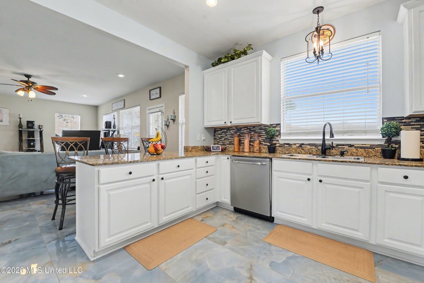 Welcome to this elegant pristine 3,400 sq. ft. two-story home - photo 8