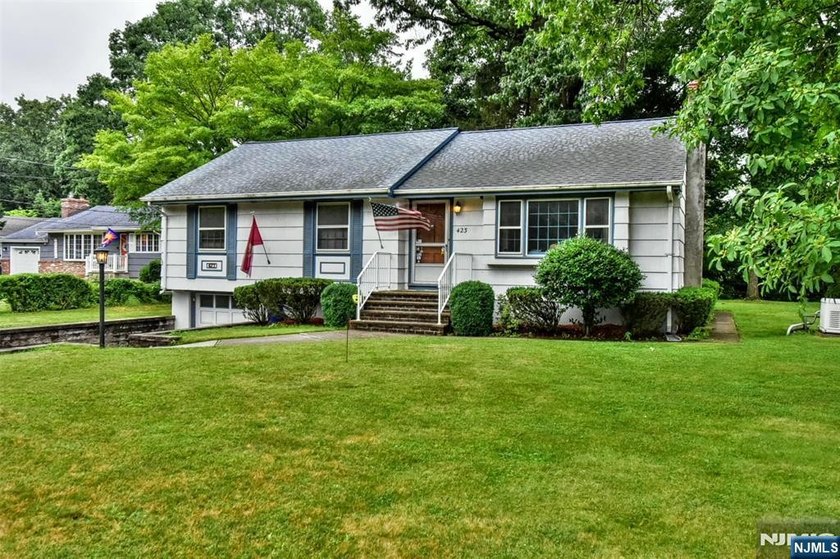 Opportunity awaits in this 3-bedroom, 1.5-bath ranch offering - photo 15