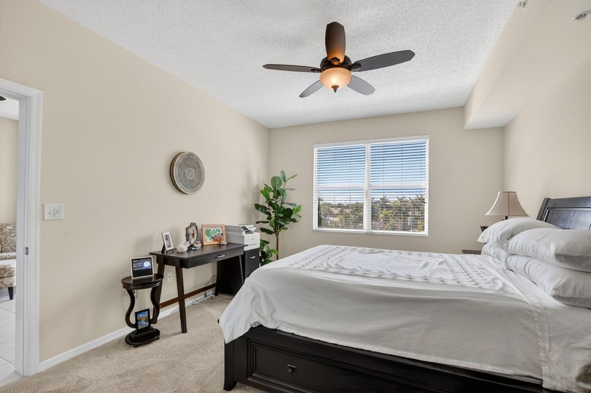 Stunning 2BR/2BA deluxe condo in the heart of SE Boca! Nestled - photo 21