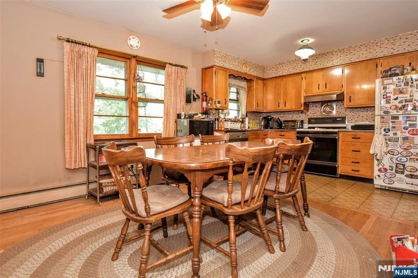 Opportunity awaits in this 3-bedroom, 1.5-bath ranch offering - photo 22