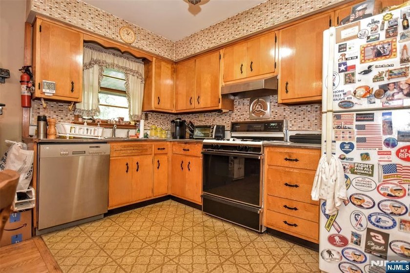 Opportunity awaits in this 3-bedroom, 1.5-bath ranch offering - photo 23