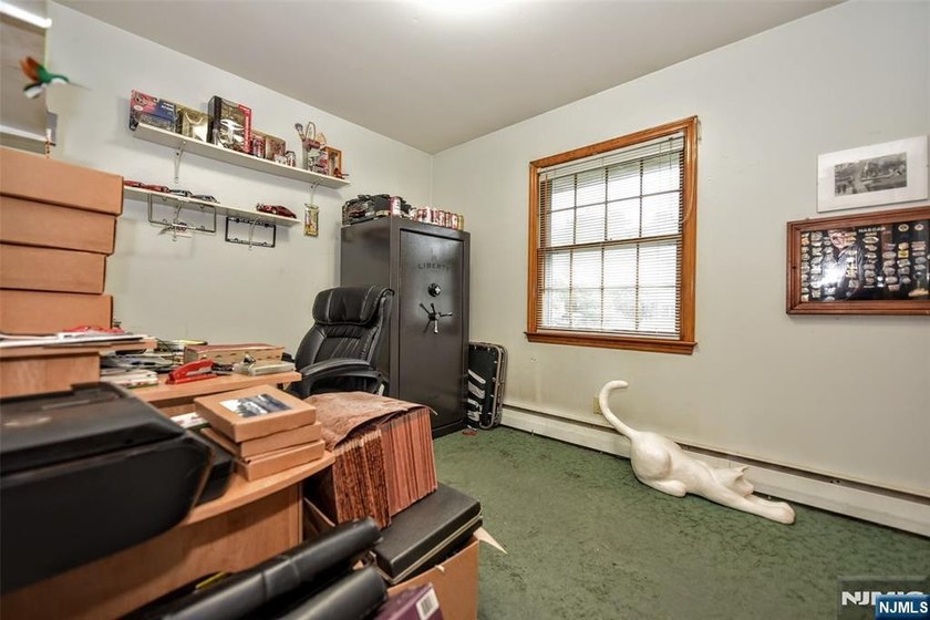 Opportunity awaits in this 3-bedroom, 1.5-bath ranch offering - photo 28