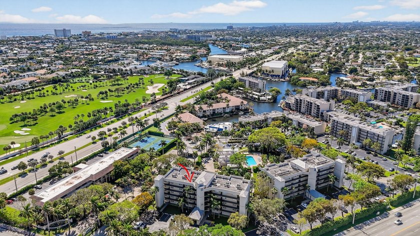 Stunning 2BR/2BA deluxe condo in the heart of SE Boca! Nestled - photo 38