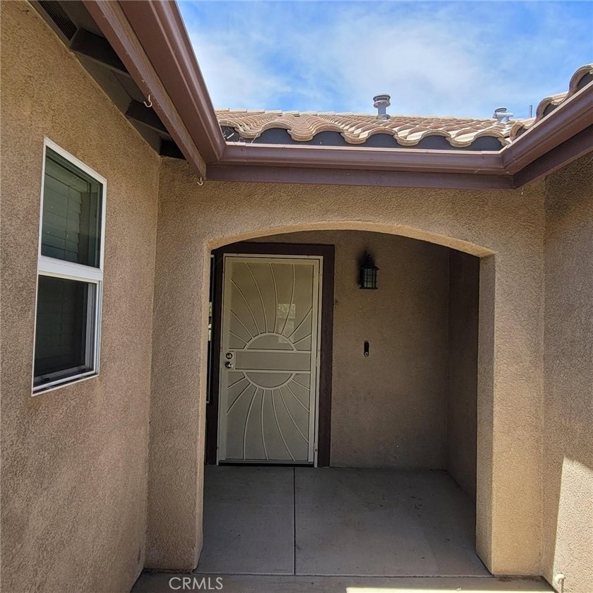 Investor opportunity in Perris. Call Terri Parker or Audra - photo 2
