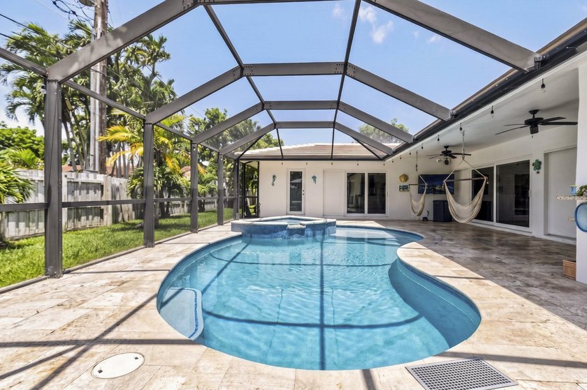 Beautifully updated home in fabulous community shows like a - photo 31