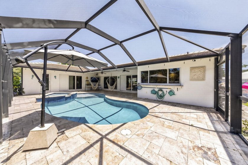 Beautifully updated home in fabulous community shows like a - photo 33