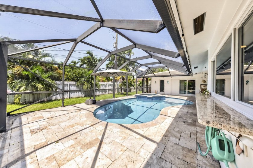 Beautifully updated home in fabulous community shows like a - photo 35