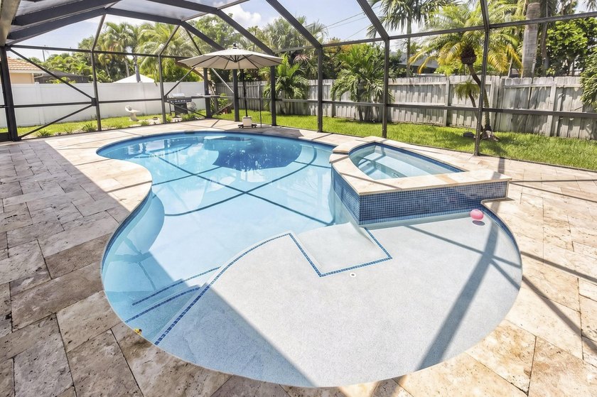 Beautifully updated home in fabulous community shows like a - photo 36
