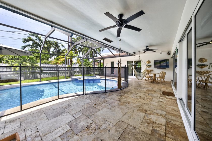 Beautifully updated home in fabulous community shows like a - photo 38