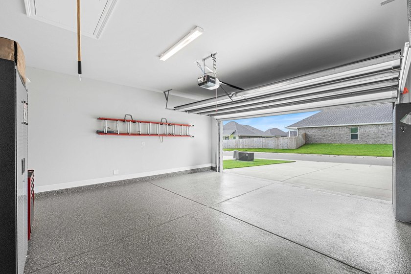 Welcome to 101 Hydrangea Boulevard, a beautifully designed - photo 41