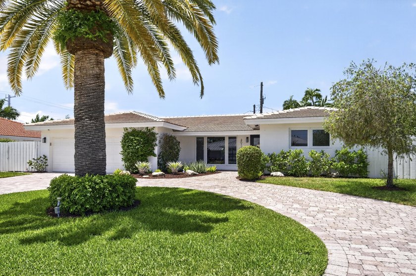 Beautifully updated home in fabulous community shows like a - photo 46
