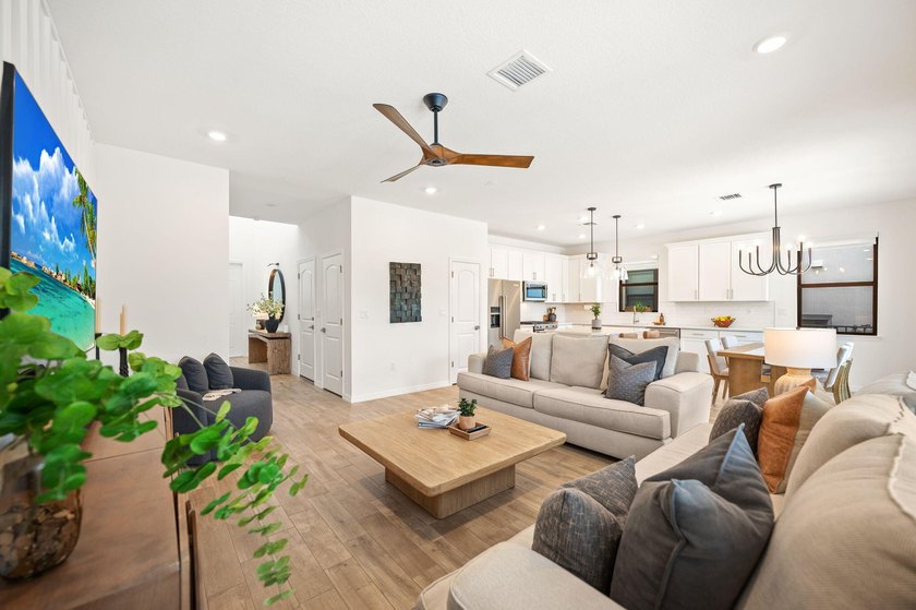 This 2024, like new, Pulte home is located in the uber - photo 7